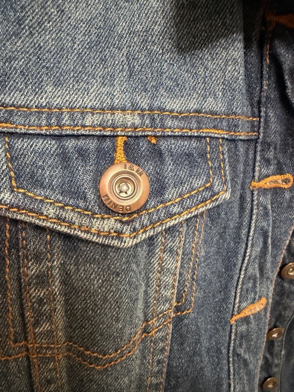 I&M Jeans Distressed Denim Vest Medium Wash Button Front Blue Size Medium - Picture 3 of 6